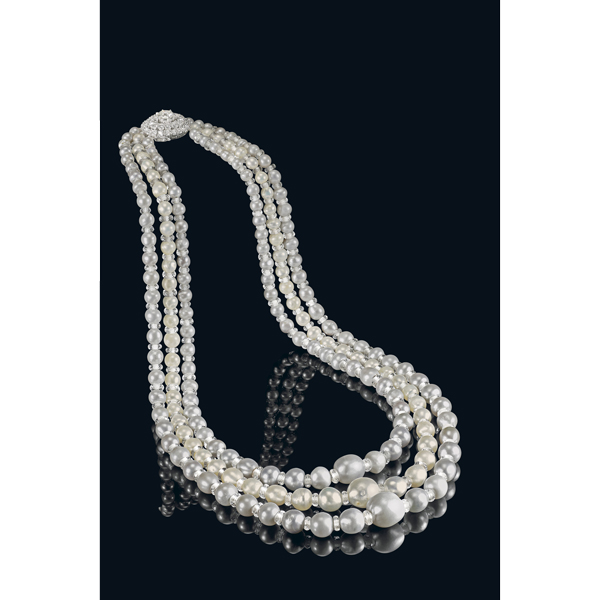 AstaGuru-pearl-necklace