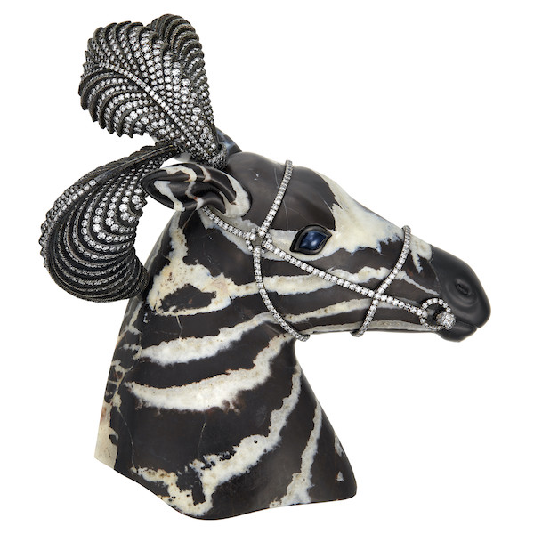 JAR-AGATE-DIAMOND-AND-SAPPHIRE-ZEBRA-BROOCH