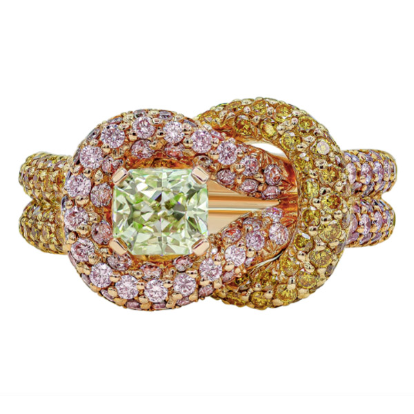 Roman-Malakov-green-diamond-ring